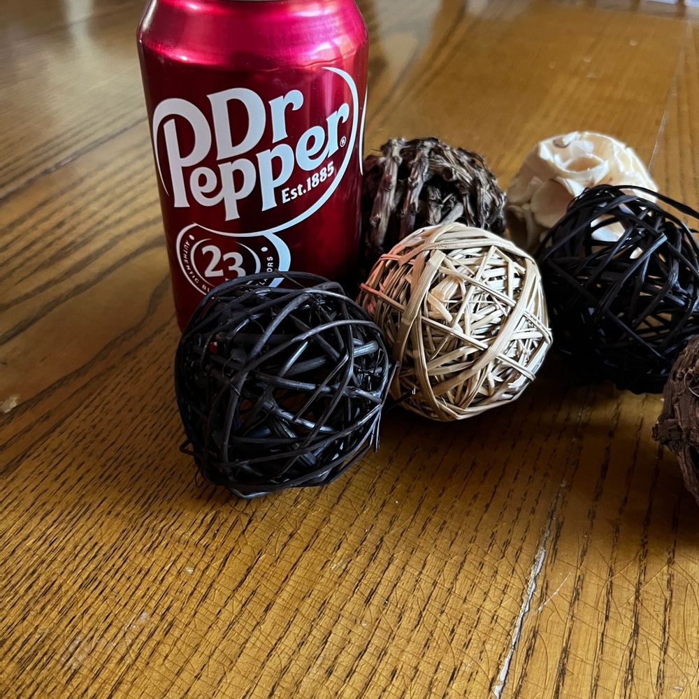 Decorative Rattan Balls (7) - Picture 2 of 4